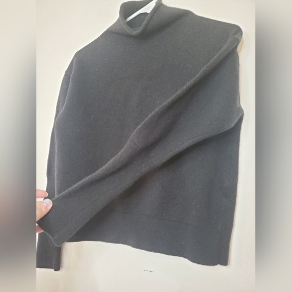 Aritzia Wilfred Cyprie Black Merino Wool Mockneck Sweater Size Medium - Picture 4 of 12